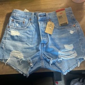 Levi woman’s shorts size 26